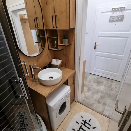 Nina * באניה לוקה